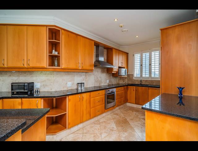 3 BEDROOM APARTMENT FOR SALE IN UMHLANGA CENTRAL
